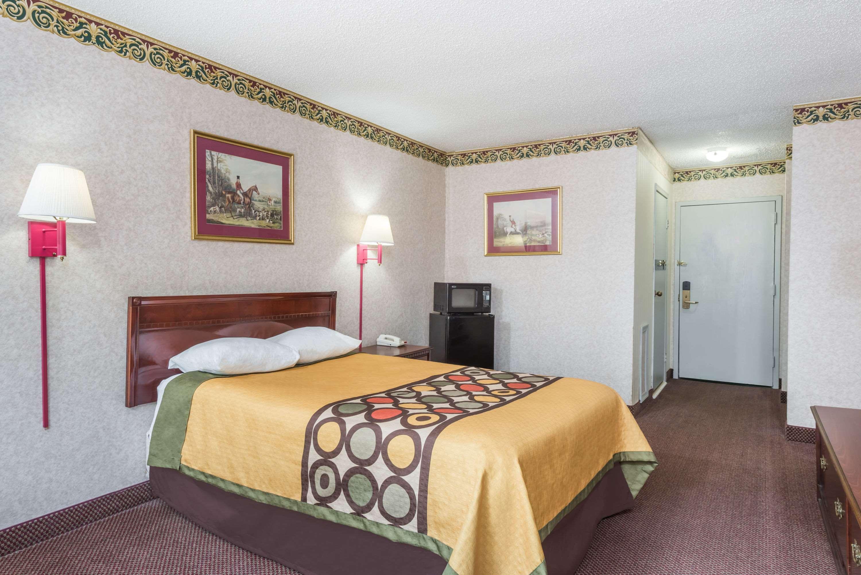Super 8 By Wyndham Hancock Md מראה חיצוני תמונה